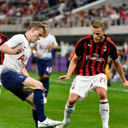 ‘Seen enough’ – Tottenham fans all make the same complaint as legends side go 3-0 up in 20 minutes vs AC Milan