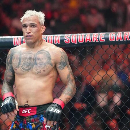 Oliveira Warns Topuria: Enter Lightweight Division with Respect