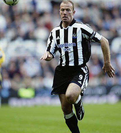 Alan Shearer’s Heartfelt Dedication to His Father at Newcastle Parade