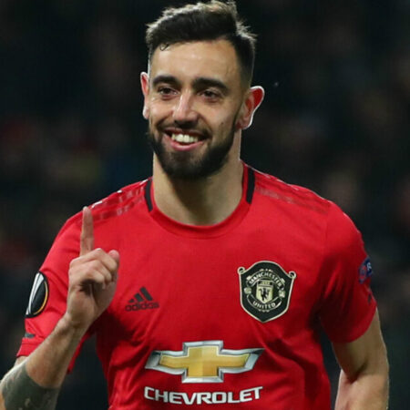 Bruno Fernandes Leads Manchester Derby with Wheelchair Mascot After Online Celebration