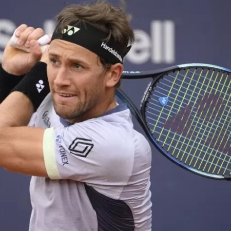 Barcelona Open: Korda and Medjedovic Advance to Second Round