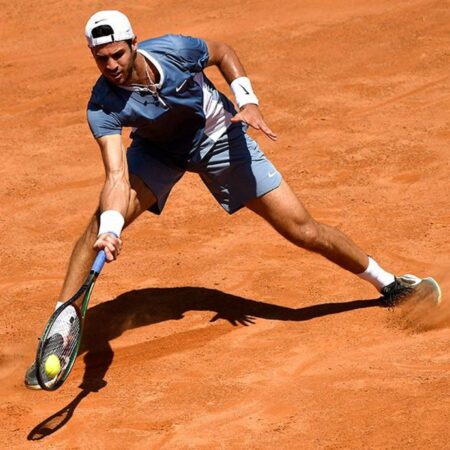 Viktor Yanchuk Highlights Karen Khachanov’s Improved Consistency in Barcelona