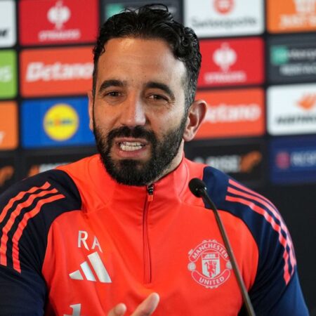 Man Utd Boss Amorim Prioritizes Team Over Goalkeeper Change