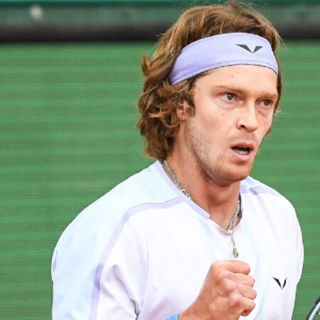 Andrey Rublev Visits Children’s Hospital in Vatican. It Will Collaborate with the Tennis Player’s Foundation