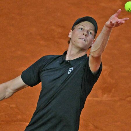 Casper Ruud Suffers Bagel in First Set Against Jannik Sinner in Rome