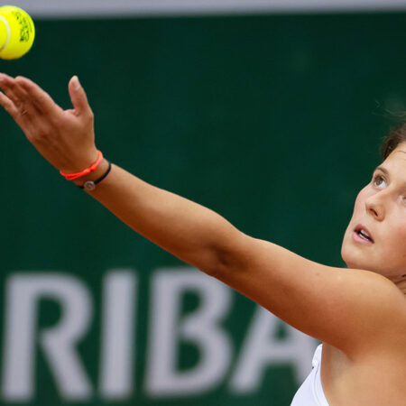 Daria Kasatkina Secures Spot in Roland Garros Third Round