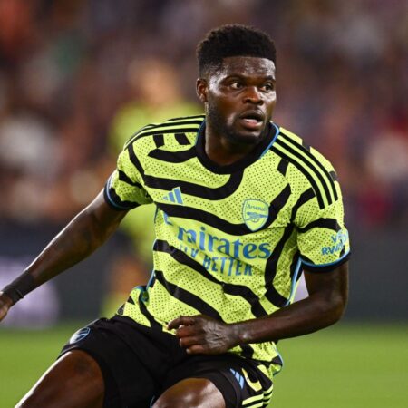 Barcelona Targets Arsenal Midfielder Thomas Partey on Free Transfer