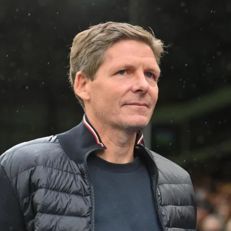 Glasner Delays New Palace Deal Amid Transfer Market Concerns