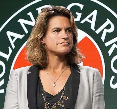 Roland Garros Director Amelie Mauresmo Welcomes Direct Dialogue on Prize Money