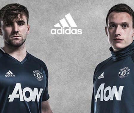 Manchester United Faces Millions Loss After Unveiling Sponsorless Training Kit