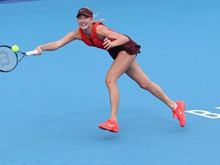 Анастасия Потапова уступает Линде Носковой на турнире WTA в Пекине, выбывая из борьбы за 1/4 финала