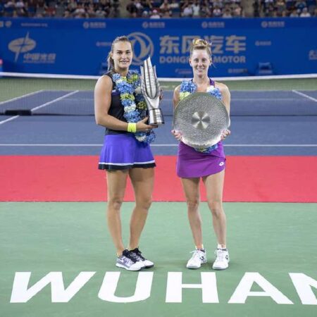 Wuhan WTA: Bencic Advances to Third Round as Mertens Withdraws, Set to Face Swiatek