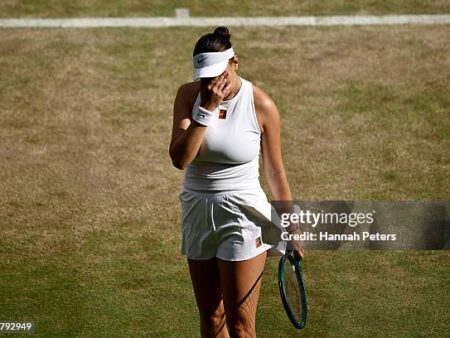 “I Like It Here”: Amanda Anisimova Shares First Photos from Australia