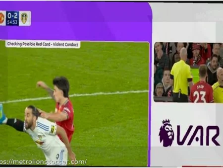 Лидс выходит вперед на два мяча, Мартинеса удаляют с поля в матче против Манчестер Юнайтед