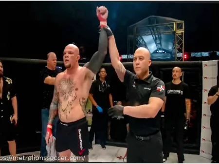 Энтони Смит одержал победу над Чейзом Шерманом в бою MMA без перчаток